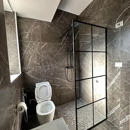 Modern In The Centre Apartment *