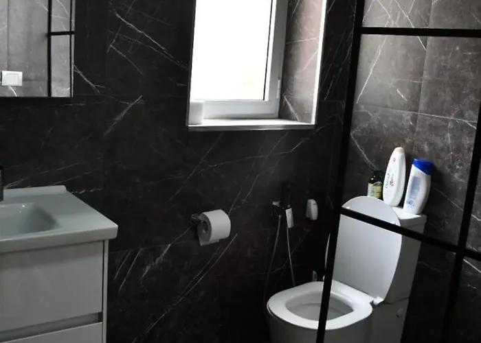 Modern In The Centre Apartment *