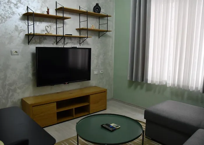 Modern In The Centre * 地拉那